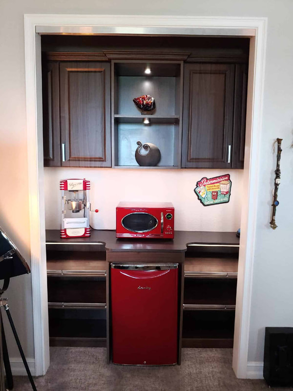 Custom built-in cabinets in home office space in Sarasota FL