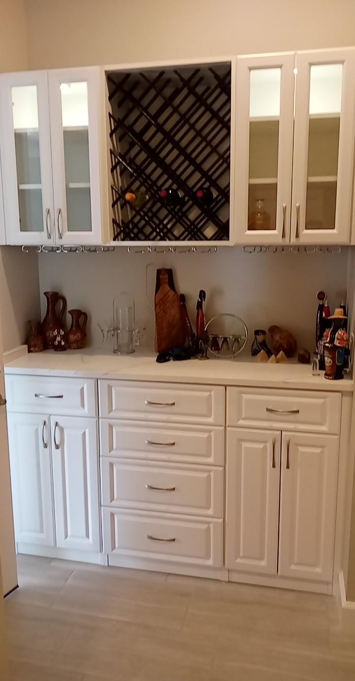 Custom kitchen cabinets with premium finishes in Sarasota FL